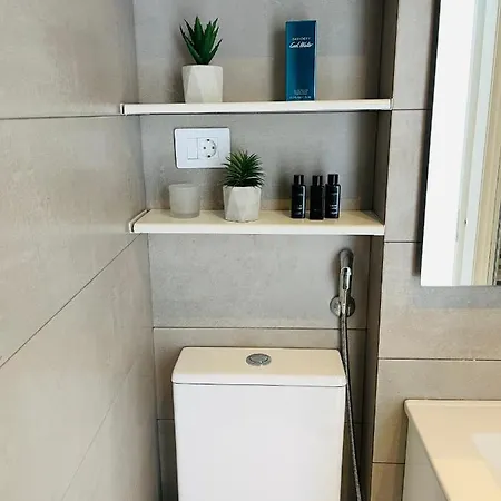 Top-apartment Near Yumbo アパート *