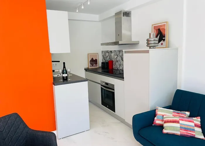 아파트 Top-apartment Near Yumbo *