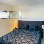 Апартаменти Top-apartment Near Yumbo
